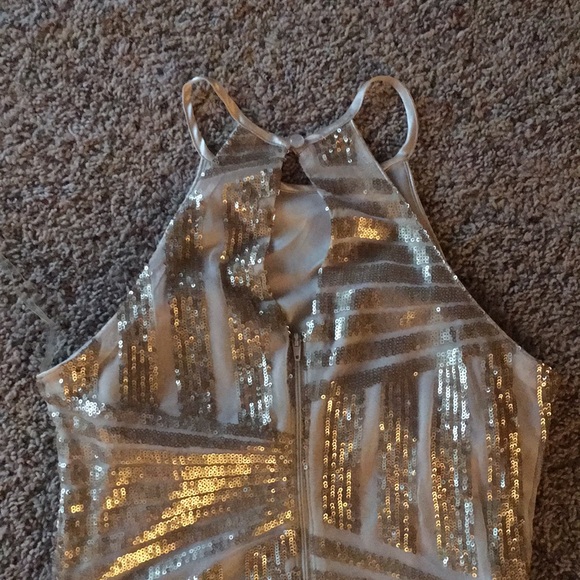 Formal Dress - Picture 4 of 4